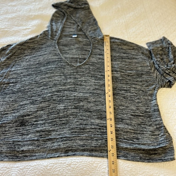 Old Navy Gray Blend Lightweight Pullover with Hood. Size XXL. Comfy. Lounging. - Picture 4 of 5